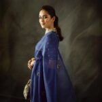 Mira Rajput Instagram - Parampara and party 💃 Sari: @raw_mango Ring: @amrapalijewels Kada: @mayasanghavijewels @thepinkpotli