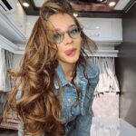 Miray Daner Instagram - Ben yine bıraktığınız yerdeyim 🚌