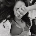 Miray Daner Instagram - Bu geç kalınmış bir yaza veda postudur 🐚🖤