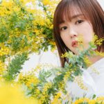 Mirei Kiritani Instagram - 🌼🐝🌼🐝🌼🐝🌼🐝🌼🐝🌼 今日、3月8日は国際女性デー。 女性の生き方を考える日。 私もひとりの働く女性としてとても大切な日だと思っています😌 私がアンバサダーを務めているゲランも、WOMEN FOR BEESという、女性養蜂家を育成するプログラムを実施しているそうです🐝 女性の自立支援とミツバチ保護活動を目指しているもので、応援していきたい活動の１つ。 そして、私のスキンケアにかかせない #アベイユロイヤル コルシカハニーたっぷりの #キスキスビーグロウ 天然由来成分最大95％のフレグランス、#アクアアレゴリア など、 ミツバチを大切にしているゲランだからこそ、ハチミツや自然の恵みから生まれた素敵なコレクションがたくさん。 製品の開発背景や環境に与える影響なども興味深く、日々勉強です✏️ @guerlain #ゲラン #WomenforBees #国際女性デー #Guerlain_ambassador 🌼🐝🌼🐝🌼🐝🌼🐝🌼🐝🌼