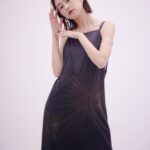 Mirei Kiritani Instagram - @amerivintage とコラボしました🩵🤍🖤 "ママになってもおしゃれを諦めたくない"をテーマに、デザインだけではなく機能性にも優れたアイテムを5点作りました。色味がくすんでるのが、とっても私っぽい。笑 そして！先行予約してくれた方から抽選でトークショーにもご招待します☺️ 久しぶりのイベントだー！！！楽しみ🩷❤️🩷❤️ 先行予約4/24〜 発売5/2〜 詳しくは @amerivintage を見てみてね😉