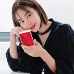 Mirei Kiritani Instagram - @guerlain のレッドオーキッドコレクション💄 世界で初めてリップスティックを作ったゲラン。その色は赤だそう。 ゲランは長い歴史の中で赤色を大切にし続けていると聞き、私も特別な時には赤リップを纏いたいな🥺 #ゲラン #ルージュジェ