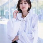 Mirei Kiritani Instagram - GUERLAINのジャパンアンバサダーに就任しました。 200年近くの歴史があるブランドのアンバサダー、身が引き締まる思いです。 ゲランが長年続けている、サステナビリティな活動。中でも15年以上行っているミツバチ保護の活動など、教えてもらったこと、学んだことを沢山伝えていきたいです🐝 これからどんどんゲランの魅力を発信していけたらと思います！ #ゲラン @guerlain