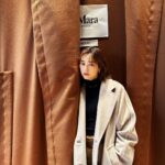 Mirei Kiritani Instagram - マックスマーラ表参道店でアイコンコートのキャンペーンを実施中。早速テディベアコートと101801コートを試着🧥 軽くてもふもふであったかーいテディコートと、メンズライクにも着られる101801コート。どっちも上質で可愛くてうっとり。 ARフィルターの可愛いテディベアちゃんとも一緒に撮影したよー🧸 レアなコートもあって、たくさん試せるチャンスなので是非😌✨ #MaxMara #マックスマーラ