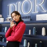 Mirei Kiritani Instagram - 4/8から発売される「ディオール アディクト リップスティック」 わたしがつけたのは526💄 絶妙なツヤとうるうる質感がずっと続くの💋 そしてメゾン ディオールのファッション コードから着想を得たクチュール リップスティック ケースが初登場。こちらもかわいい💗💙🤍 @DIORBEAUTY #DIORADDICT #ディオールアディクト #ディオールアディクトショールーム