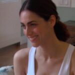 Miriam Leone Instagram - No, non ci tornerei più alla mia vita di prima. Con il pilota automatico, senza mai troppo chiedermi cosa volevo davvero, come mi sentivo, soprattutto. Mi ricordo bene quando è diventato troppo. Il momento di rottura. Quando ho pensato “adesso cambio”. L’ho promesso a me stessa: ti porto via da qui. Ricordo bene l’ora e il luogo, come fosse una fotografia. Via da un ritmo che non era il mio, da situazioni tossiche, che non erano le mie. Non è stato facile, non lo è mai, non immediato. Lí, in quel momento, ho cominciato ad ascoltarmi, a volermi più bene. A cambiare le mie abitudini, ad avere cura di me. @lavika.official parte anche da tutto questo. #Lavika #MyRitual
