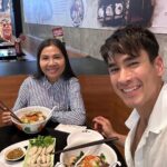 Nadech Kugimiya Instagram - 🍜🍜 with mummy @keaw_jung