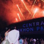 Nadech Kugimiya Instagram - ครั้งแรกเลยกับการเต้น Swing Dance ด้วยกัน💃🏻💖🕺🏻 ปฐมบทใหม่แห่งความสุข กับ Central Nakhon Pathom ปล.รูปพี่นุ้ยพี่ต้นหอมชัดๆไม่มี ขอลงแบบนี้ละกันนะครับ🤪 ขอบคุณรูปจากพี่บูลนะจ๊ะ @bluezuriphoto