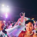 Nadech Kugimiya Instagram - ครั้งแรกเลยกับการเต้น Swing Dance ด้วยกัน💃🏻💖🕺🏻 ปฐมบทใหม่แห่งความสุข กับ Central Nakhon Pathom ปล.รูปพี่นุ้ยพี่ต้นหอมชัดๆไม่มี ขอลงแบบนี้ละกันนะครับ🤪 ขอบคุณรูปจากพี่บูลนะจ๊ะ @bluezuriphoto
