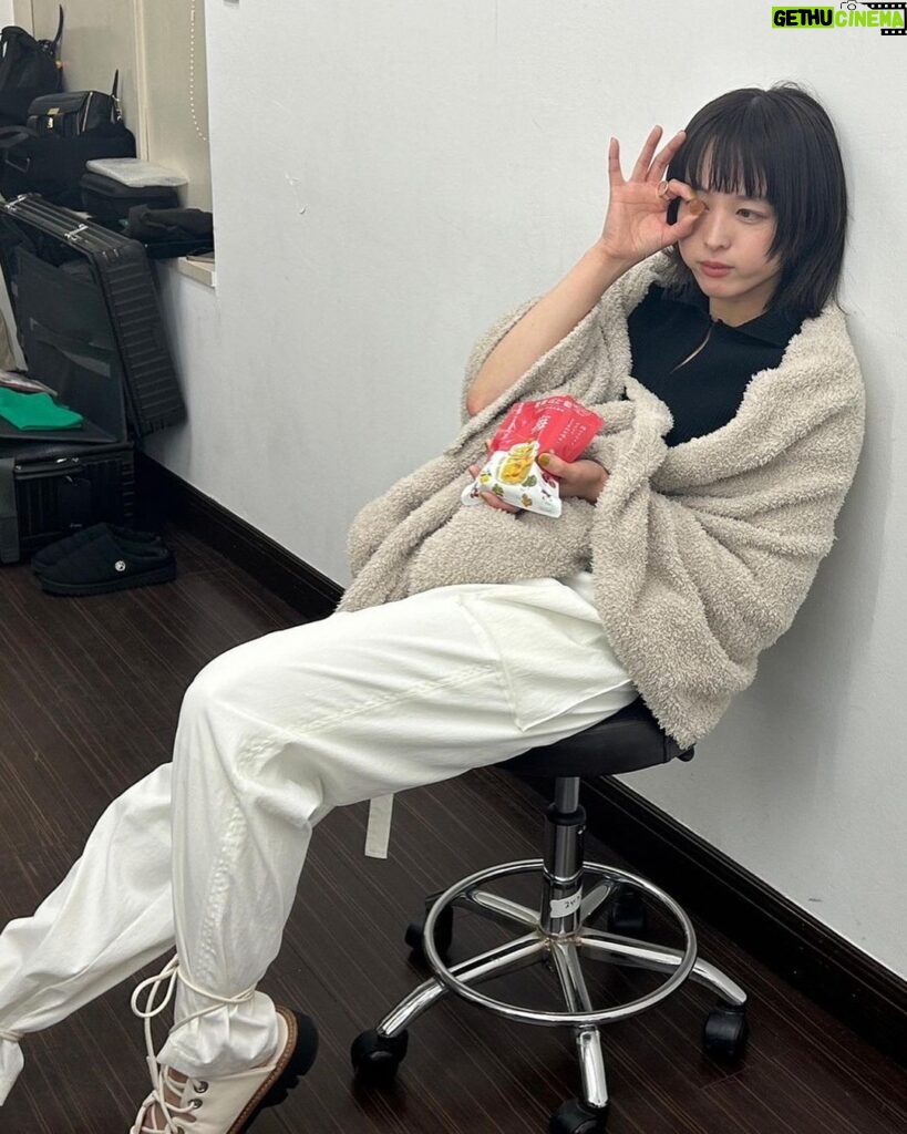 Nana Seino Instagram - おつかれーらいす☺︎ 仕事の合間に🍬みなさんも☺︎ 今日からテレビCM流れています♡ #カンロ健康のど飴