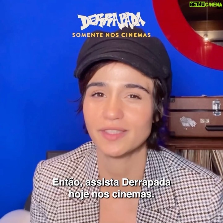 Nanda Costa Instagram - Recadinho especial da atriz Nanda Costa para você assistir DERRAPADA hoje mesmo nos cinemas! 🛹🍿 Com direção de Pedro Amorim, mesmo diretor dos sucessos “Mato Sem Cachorro” e “Divórcio”, em seu novo filme adaptado do livro “Slam”, escrito por Nick Hornby, acompanhamos o skatista Samuca, que aos 17 anos descobre que a namorada Alicia está grávida. Confira agora pelo link na bio a programação e garanta a sua entrada no site da @ingressocom! 🎟️🎞️ ... #cinemanacional #filmebrasileiro #derrapada #pedroamoriom #manequimfilmes #hojenoscinemas #skate #skatista #vidadeskatista #nandacosta #matheuscosta #estreianoscinemas #assistahojenoscinemas #oqueassistir