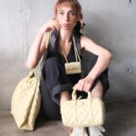 Natalia Téllez Instagram - Adivinen cual bolsa ya es de Emi… #adicción @kurtgeiger #KurtGeiger #Publicidad