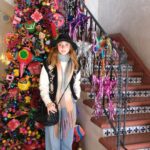 Natalia Téllez Instagram - Cuando llevas a la posada la bolsa que tu prima te quería robar 🎄♥️ #KurtGeigerLondon @kurtgeiger #publicidad