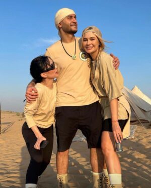 Natalya Rudova Instagram - Это было феерично! Не хочется писать много, вы сами все видели и понимаете!😉
Спасибо каналу @tnt_online , всем продюсерам и всем кто делал это шоу “Выжить в Дубае»🩷 Я все👌
Но больше всего спасибо моим «Бесславным Верблюдкам»!!!! Вы лучшая команда на планете!❤️❤️❤️❤️Люблю!