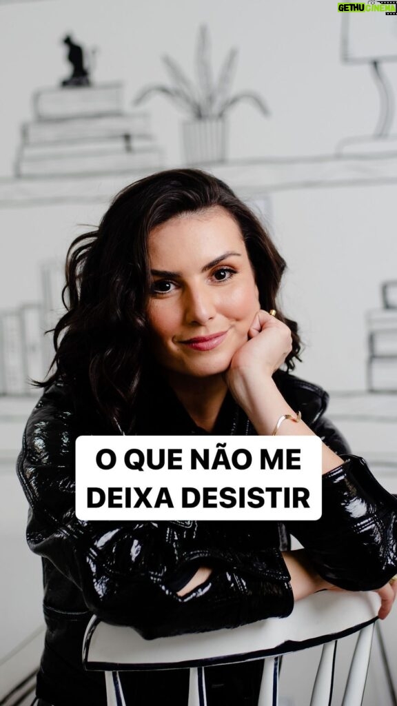 Nathalia Arcuri Instagram - O que me ancora? A minha missão. É saber que o trabalho que a gente faz aqui na Me Poupe! transforma vidas de pessoais reais como você que tá aí do outro lado. Obrigada a você que não deixa desistir! Agora marca uma pessoa nos comentários tá precisando de uma injeção de ânimo nessa sexta-feira👇