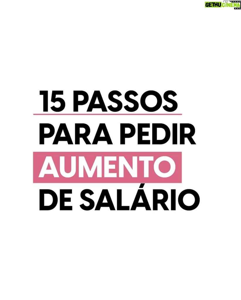 Nathalia Arcuri Instagram - Usei esse método pra TRIPLICAR MEU SALÁRIO NA TV, deu certo e tô revelando pra vocês agora 😱 Se você alguma vez na sua vida pediu aumento, considere-se vitoriosa ou vitorioso. Muita gente tem medo até de pronunciar essa palavra. Mas eu, como uma boa prof, vou te ensinar a pedir seu tão desejado (e merecido) aumento no salário, a começar com a frase: EU MEREÇO UM AUMENTO PORQUE… Pra completar a frase, é preciso que você siga e analise os 15 passos que eu trouxe no meu post de hoje. Depois disso, você vai ter uma boa justificativa pra ter um dinheirinho a mais na conta todos os meses. Aproveita e comenta aqui como ficou o restante da sua frase que tô curiosa pra saber. AH! Pra quem não sabe, o post de hoje é pra pagar uma promessa que eu fiz no vídeo “CONVERSAS DIFÍCEIS QUE VOCÊ DEVE TER SOBRE DINHEIRO”. Vale a pena conferir no Youtube da @mepoupenaweb!