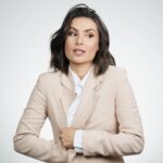 Nathalia Arcuri Instagram - Mulher é guerreira. Ser guerreira significa que todo dia é dia de LUTA. E falando sobre ontem, o Dia da Mulher, foi um momento de reflexão e de agradecimento por todas as mulheres que abriram os caminhos para nós, desde Mary Wollstonecraft pregando os primórdios do que viria a ser o feminismo, passando Lélia Gonzalez, Bell Hooks, eu, você, nossas mães, avós, tias, enfim. Todas que nos tornaram fortes e tiveram forças pra transformar o mundo. Se hoje temos o mínimo de autonomia sobre nosso bolso, nossos corpos e nossas decisões, foi porque muitas mulheres LUTARAM por isso. E precisamos dar continuidade a essa batalha todos os dias para que toda mulher possa ser LIVRE: ➡️para ir e vir ➡️para ser quem ela é ➡️para trabalhar com o que ela quiser ➡️para ocupar os espaços que ela quiser ➡️para amar quem ela quiser ➡️para ser ou não mãe ➡️para ser dona do seu dinheiro continue a lista nos comentários 👇 📸 fotógrafo: @claudiobelli ✨stylist: @tatis.teixeira