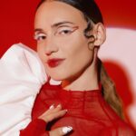 Nathalie Odzierejko Instagram - Blanc sur rouge rien ne bouge. Rouge sur blanc..? Photo by @julie_michelet Make up @ludivinemaquille Hair @barthair Tenues prêtées par @abbadrien @nocturne @lappartpr Rouge et Blanc