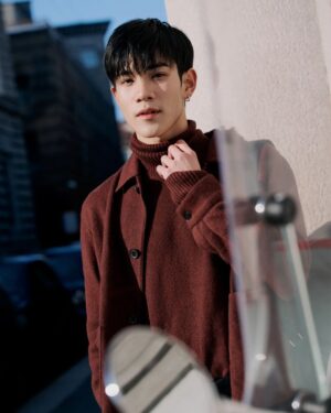Nattawat Jirochtikul Instagram - Through the city #ZEGNAFW24 #ZEGNA
@zegnaofficial @alessandrosartoriofficial