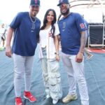 Natti Natasha Instagram - Hoy conocí a lo más grande que ha dado mi tierra como artista, músico y compositor @juanluisguerra . Que honor darle la mano al maestro. Crecí viendo todas estas personas triunfar y me honra ser parte de esta cultura DOMINICANA y representarla con Orgullo, Amor y RESPETO. Arriba los Latinos y los Domiii🇩🇴 @mlb @mlbdominicana