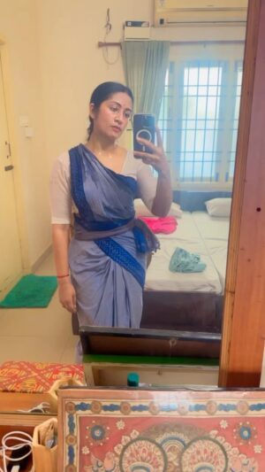 Navya Nair Instagram - Aftermath of a varnam … 

And why this dialogues , evn i have no clue 😜😜

#chennai #danceclass #priyadarshinigovind #lovefordance