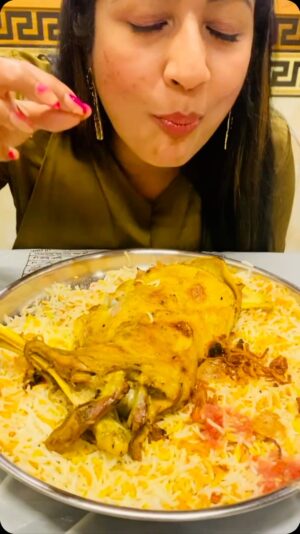 Navya Nair Instagram - When you are with your lil brother , who is also a foodie like you .. memories of a dubai trip for my golden visa ❤️.. 

Yes some food directly goes to ur heart , miss u mandi cos kannan is already here  in kerala 😬

Am nvr a mandi lover , bt fr this , i fell in love ❤️

Dont take it as an inspiration and eat so much , cos i eat like this rarely for vacations .. stay healthy 🫣🫣🫣

അറിഞ്ഞോ അറിയാതയോ കൊതിപ്പിച്ചു എന്കിൽ മാപ്പാക്കണം 🤭🙏🏻

Video by  @rahulr36 ..

#stayhealthy #notlikeme #mandi #sometimesfoodie #travel #dubai #goldenvisapurpose