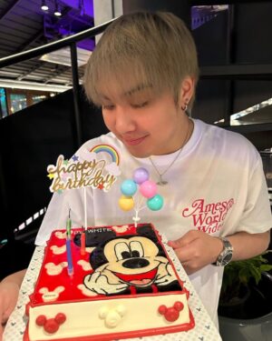 Nawat Phumphothingam Instagram - 28 ถือว่าแก่ยัง 🎂😙🤙🏻