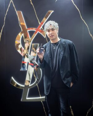 Nawat Phumphothingam Instagram - Welcome to YSL Beauty Club 🖤
พบกับความพิเศษที่สาวก YSL BEAUTY ไม่ควรพลาด! ทั้งบริการสุดเอ็กซ์คลูซีฟ และโปรโมชั่นพิเศษมากมาย เฉพาะในงานนี้เท่านั้น ✨
มาพบกันได้ที่เซ็นทรัล ลาดพร้าว โซน C วันนี้ - 31 พค นี้
 #yslbeautyclubth #yslbeautyth 🛍️