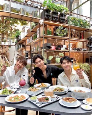 Nawat Phumphothingam Instagram - Hound's Course คอร์สพิเศษที่รวบรวมเมนู Signature และ เมนูยอดฮิตตลอดกาลของร้าน Greyhound Café มาจัดคอร์สให้อร่อยได้ทุกวัน

#GreyhoundCafe
#houndscourse