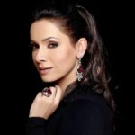 Neelam Kothari Instagram - Rubilite and Emeralds.. My favourite ❤️ @neelamjewelsofficial #neelamjewels