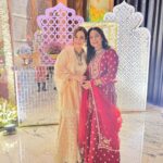 Neelam Kothari Instagram - 💕💕 Outfit: @vibrance.by.ananya