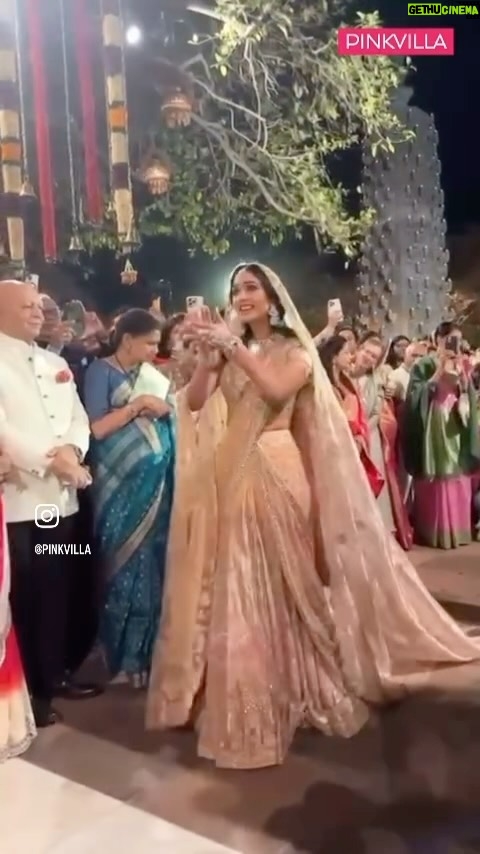 Neeti Mohan Instagram - Congratulations Radhika and Anant. Your fairy tale is going to be remembered by everyone for a long time to come !!! Singing these lines #DekhaTennuPehliBaarVe gave me major bridal feels. Thank you @ajayatulofficial for having me to record these beautiful lines. Everyone is sending me so much love for the adlib. And to see you Radhika walking the aisle towards Anant is an emotional moment not only for you guys but for the entire family and us! The walk of love with surrender and pure love. Uff magic! God bless you and the entire family 😇 It was a pleasure performing for you all too. Thank you for the hospitality and visit to the #Vantara @radhikamerchant @anant.ambani.94 #AnantAmbani #RadhikaMerchant #NitaAmbani #ishaambani Video @pinkvilla
