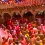 Neeti Mohan Instagram - Aaj Biraj Mein Holi Re Rasiya…… @neetimohan18 @iamjayakishori @raaj_aashoo #vrindavanholi #vrindavan #holi #vrindavandham #mathura #mathuravrindavan #vrindavandiaries #harekrishna #braj #vrindavankrishna #holifestival #radharani #sari #brajkiholi #reels #radhakrishna #iskconvrindavan #karanvigcouture #karanvig #krishna #brajholi #radhakrishnalove #reelsinstagram #idcyeah #sareesofinstagram #meninsaree #sakhi #hori #boysinsaree #sareereels
