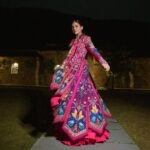 Neeti Mohan Instagram - Before 🎤📸 👀 Styling @shreyandurjastyle Outfit @anishashettyofficial Jewellery @kushalsfashionjewellery Glam @ritickasjalan 📸 @rahatmakhani Udaipur, Rajasthan