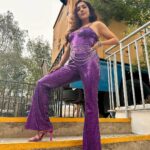 Neeti Mohan Instagram - #IPL Ready 💜 Outfit: @hellogorgeousbyjazzkaur Jewellery: @houseofjskjewels Heels: @londonrag_in Stylist: @stylebysaachivj Team: @styledbynikinagda @sanzimehta777 MA Chidambaram Stadium , Chennai