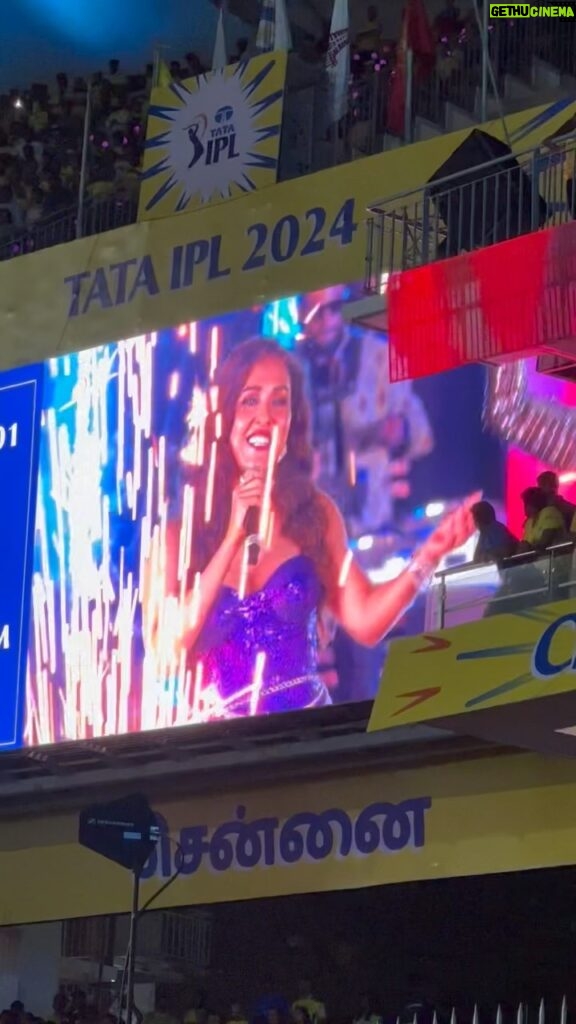 Neeti Mohan Instagram - And it begins 🏏 #IPL An absolute honor and joy of performing with @arrahman Sir for the opening ceremony of IPL and share the stage with @sonunigamofficial ji @mohitchauhanofficial @_shwetamohan_ @nisa_shetty @arrameen @nakulabhyankar Chorus singers and the musicians @btosproductions @nazeef_btos 🙏🏼 MA Chidambaram Stadium , Chennai