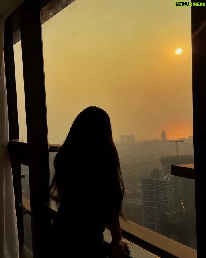 Niharika Nm Instagram - Hello Mumbai! Sorry, hello HOME!🥺 I MAYYYY have moved 🫢 Mumbai - मुंबई