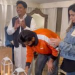 Nisha Bano Instagram - Yaariyaan 🔥❤️ Thanku For Make Birthday Spl @thekamalkhan bai @nishabano ❤️🎉 @apooravasingh_photography @arpanbawa @ashitaduttofficial Veeru bai 🫡 #happybirthday #sameermahi #surprise #party #instareel #loveyou #blessed #ajjkal #newsong #nishabano #nishasameer #kamalkhan