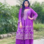 Nisha Bano Instagram - ਫੈਸ਼ਨ ਦਾ ਵਕਤ ਹੁੰਦਾ ਹੈ, ਸਾਦਗੀ ਤਾ ਸਦਾ ਹੀ ਤਖਤਾਂ ਤੇ ਰਾਜ ਕਰਦੀ ਏ!🌸 Outfit buy @guntazsilkstore ❤️ Makeup by @salove26 ❤️ Photographer by @apooravasingh_photography ❤️ #nishabano ❤️❤️❤️