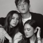 Nittha Jirayungyurn Instagram - #LOFFICIELPLUS คอนเทนต์สุดเอ็กซ์คลูซีฟสำหรับแพลตฟอร์มออนไลน์ประจำเดือนธันวาคมนี้ พบกับหนุ่มสาวชาเนล หมาก ปริญ, มิว นิษฐา, ออกแบบ ชุติมณฑ์, วิโอเลต วอเทียร์ และ เจมส์ ธีรดนย์ ที่จะมาเติมเต็มความสนุกในช่วงเทศกาลวันหยุดละชวนคุณค้นหาของขวัญในฝันจากผลงานการรังสรรค์เครื่องประดับไฟน์จิวเวลรี่ของ CHANEL ที่มีทั้งรุ่นเบจโกลด์ เยลโลว์โกลด์ และไวท์โกลด์ รวมถึงรุ่นประดับเพชร #CHANELHoliday #GiveWonderGiveCHANEL #CHANELFineJewelry #CocoCrush #N5Collection @chanelofficial#LOFFICIELTHAILAND #LOFFICIELJEWELRY Photographer: Napat Gunkham Fashion Editor: Watcharachai Nun-ngam Models: Aokbab-Chutimon, Mew-Nittha, Violette Wautier, Mark-Prin, James Teeradon Makeup for Aokbab: Newtron Whangwisarn Hair for Aokbab: Harit Punyaaiy Makeup for Mew: Andi Soon Hair for Mew: Banjaporn Kampab Makeup for Violette: Worawoot Watchanucha Hair for Violette: Harit Punyaaiy Makeup for Mark: Lalita Sukarom Hair for Mark: Nathapot Boonsit Makeup for James: Lalita Sukarom Hair for James: Sujakapong Sanguanpong Photographer Assistants: Saran Wannaphurk, Anan Eiammee Stylist Assistants: Thanawat Nititanaiyaphong, Tisakorn Kunchornnok Producer: Akeera Sasungnern