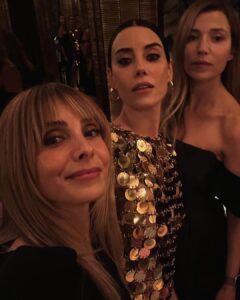 Nur Fettahoğlu Instagram - Yüzümüz kırışana kadar, her yaşanmışlıkta, doya doya!!! İyi ki! @aysebarim @cansudere @selmaergecofficial @damlasenbark