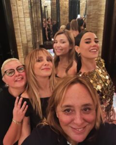 Nur Fettahoğlu Instagram - Yüzümüz kırışana kadar, her yaşanmışlıkta, doya doya!!! İyi ki! @aysebarim @cansudere @selmaergecofficial @damlasenbark