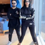 Nyla Usha Instagram - Stepping in 2023 be like🕺🏻💃🏻 . #becausewedressedalike #breakfasthosts #1000takeslater