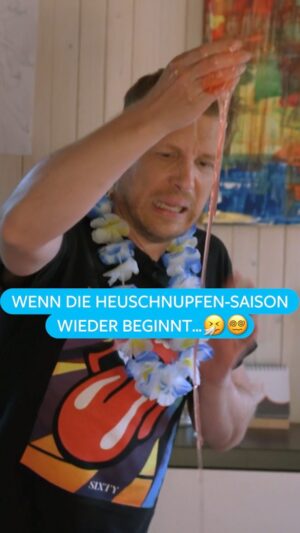 Oliver Pocher Instagram - Wenn die Heuschnupfen-Saison beginnt... 🤧😵‍💫 "Ein Haus voller Geld", donnerstags um 21:15 Uhr bei @rtlzwei. 🤑 #einhausvollergeld #rtlzwei #oliverpocher #guteshowsgutelaune #gutelaunedonnerstag #money #cash #gewinnspiel #suchdichreich #heuschnupfensaison #igitt #schleimpool #03