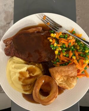 Paddy McGuinness Instagram - Some solid winter meal choices this week. Culminating in a school dinners classic. Sponge and pink custard!!! #teasoftheweek