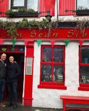 Paddy McGuinness Instagram - Enjoyed a lovely couple of days filming in Ireland.  Forgot how much I love it there. 🇮🇪⚫️⚪️💚 #ireland