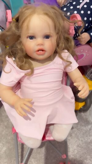 Paddy McGuinness Instagram - And she loves them all! 😃 #dolls #daughters  #shockers