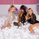 Paris Hilton Instagram - Had the most epic night #Sliving with my favorite people🥳 Love you all so much!🥰 Thank you for making my night so special!😍 Beverly Hills, California