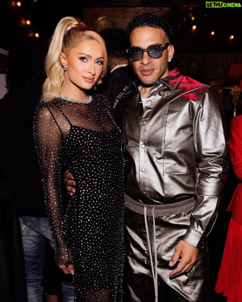 Paris Hilton Instagram - Thank you @TheOnlyJasonLee and @BadGalRiri for hosting such a beautiful dinner for the #HollywoodCares Foundation 💖 I had such a wonderful time being surrounded by incredible philanthropists and advocates who want to create a better world for the next generation! And Jason, thank you again for your kind words, meant so much to me🥹 So proud of you and all the incredible work you are doing for foster children. ❤ #SlivingForACause ✨ The Little Door