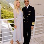 Paris Hilton Instagram - I am so grateful for the opportunity to sit down with the U.S Surgeon General @DrVivekMurthy to discuss the loneliness epidemic our country faces 💔 Breaking down stigma surrounding mental health is a cause I will never stop fighting for! #SlivingForACause #socialimpact The Getty Center